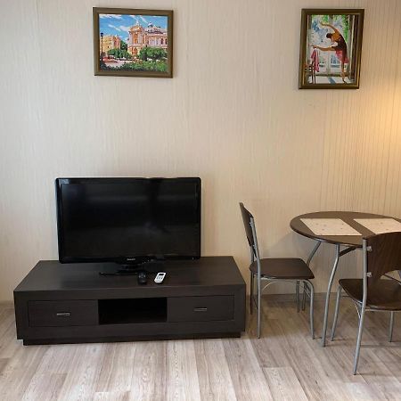Excellent Apartment In The Center Of Odessa Bagian luar foto