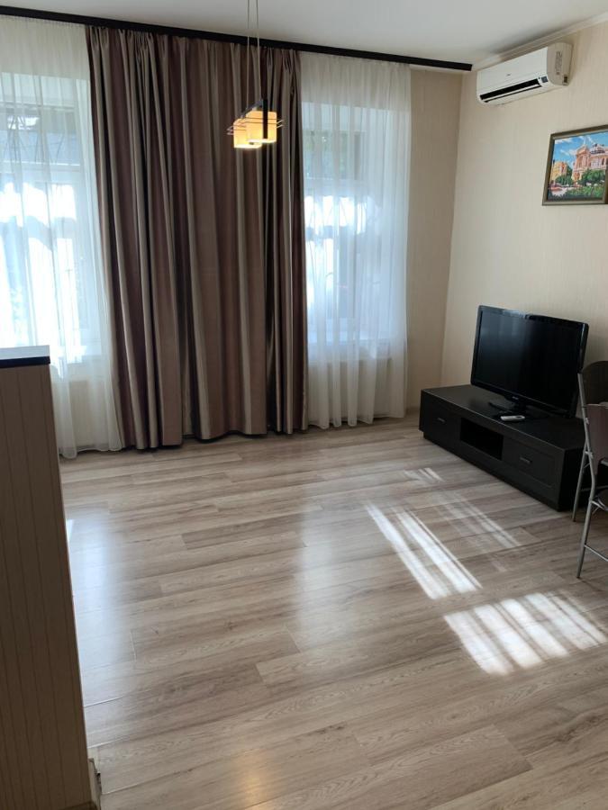 Excellent Apartment In The Center Of Odessa Bagian luar foto