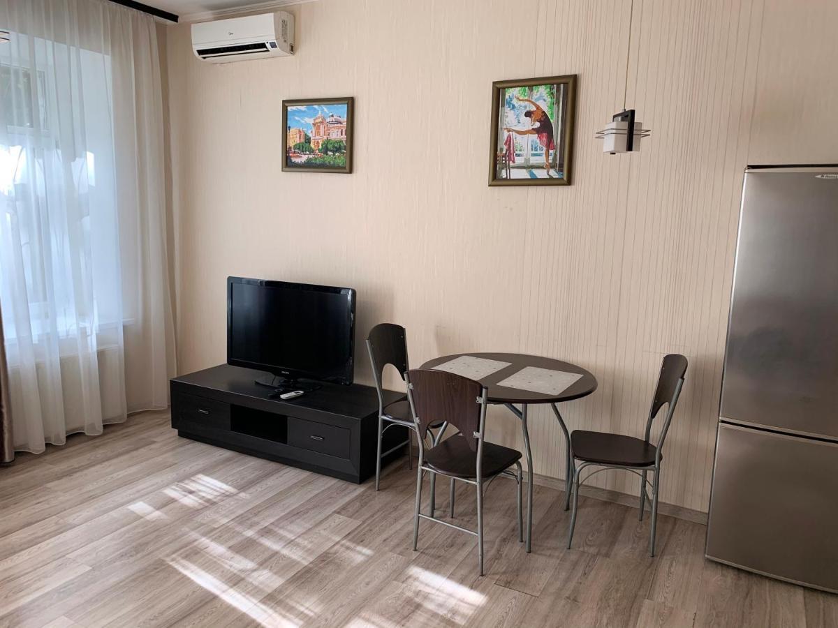 Excellent Apartment In The Center Of Odessa Bagian luar foto