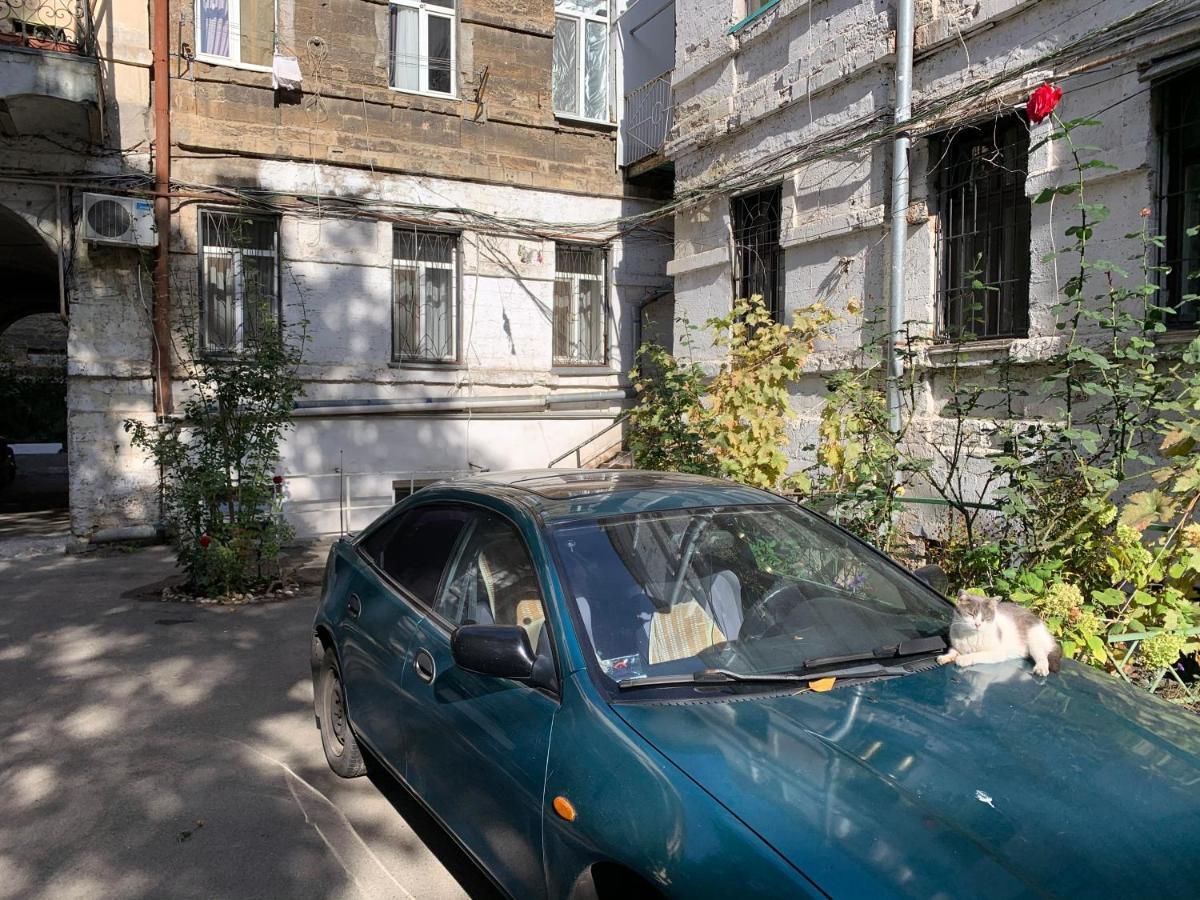 Excellent Apartment In The Center Of Odessa Bagian luar foto